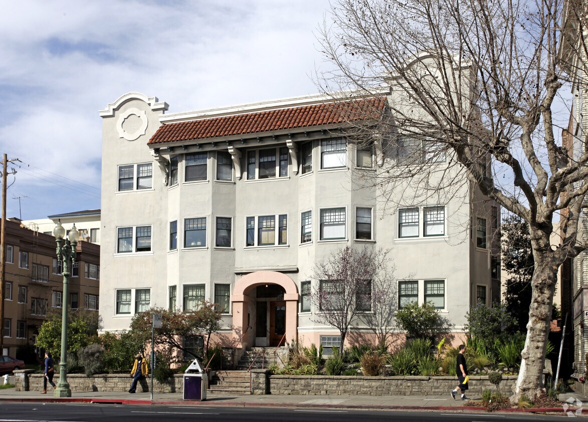 Foto del edificio - 402 Grand Ave