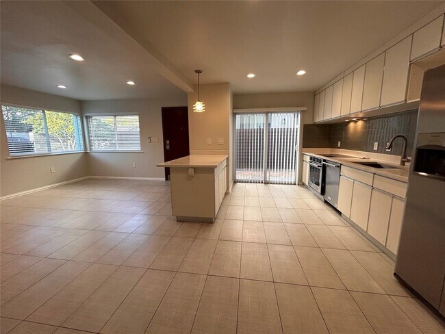 Foto del edificio - 8922 Trone Cir