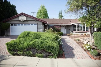 Building Photo - 7409 Fallenleaf Ln