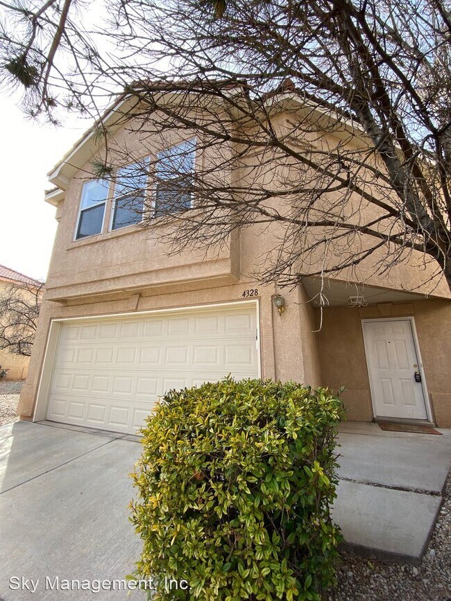 3 br, 2.5 bath House 4328 Altura Vista L... House Rental in