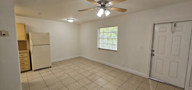 Foto del edificio - 9614 NW 5th Ave