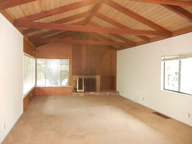 Foto del edificio - Single Story Rancher in Concord- Close to ...
