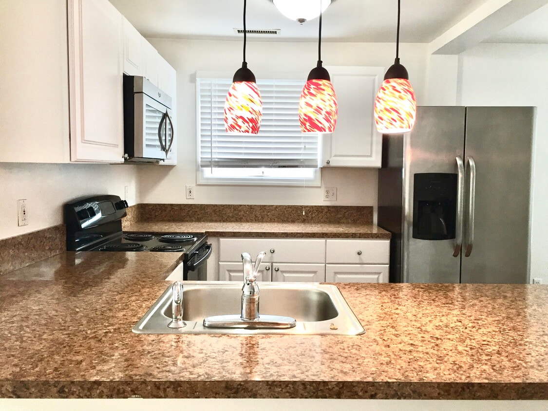 Foto principal - 120 Strawberry Hill Ave