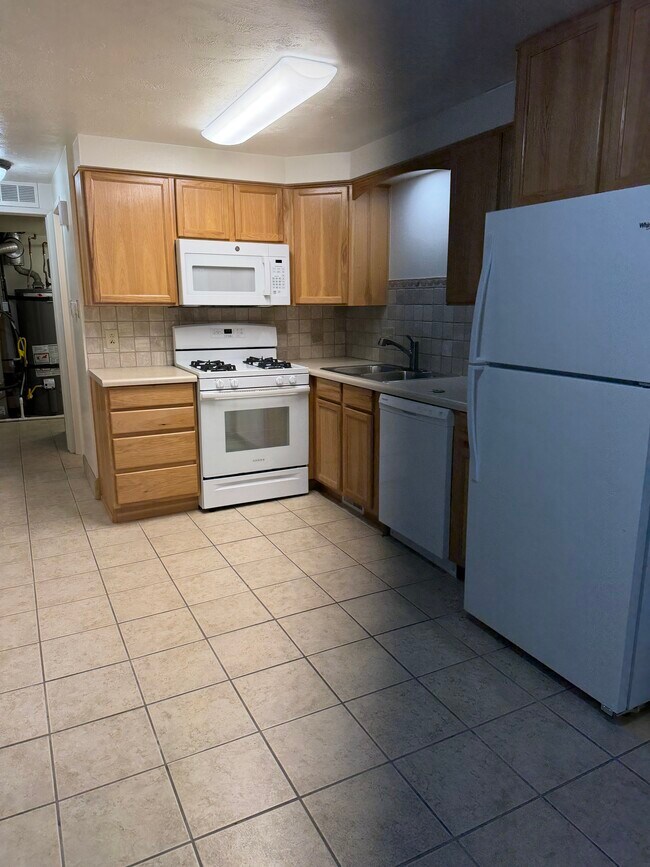 Cocina - 1306 S 200 W