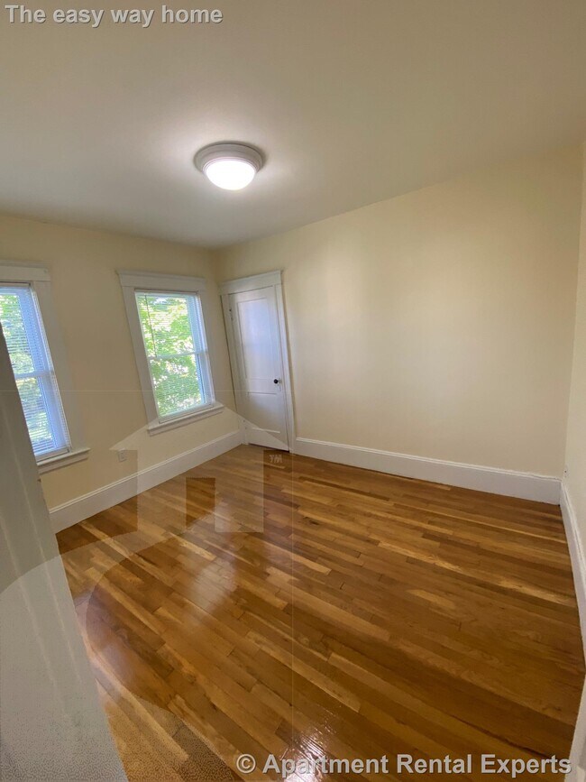 Foto del edificio - 79 Golden Ave