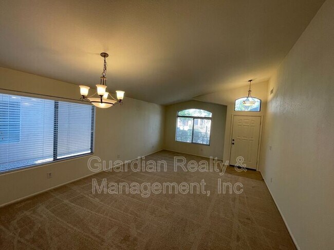 Foto del edificio - 2427 W Oberlin Way