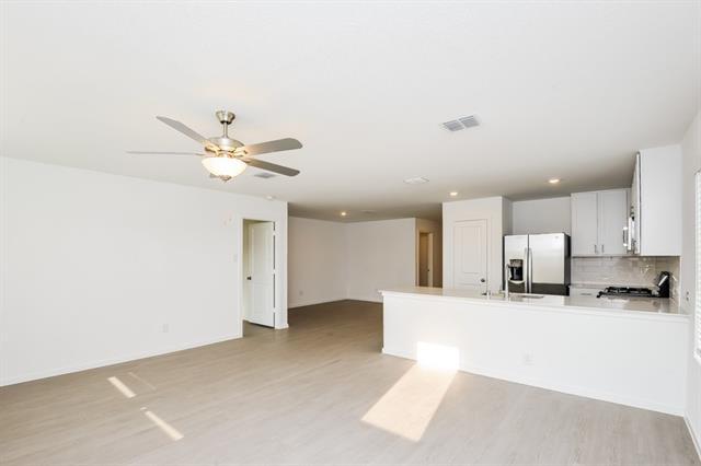 Foto del edificio - 2724 Mistwood Dr