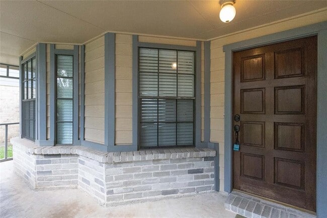 Foto del edificio - 2034 Creek Valley Ln