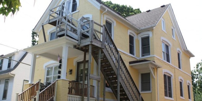 Exterior - 426 E Kingsley St