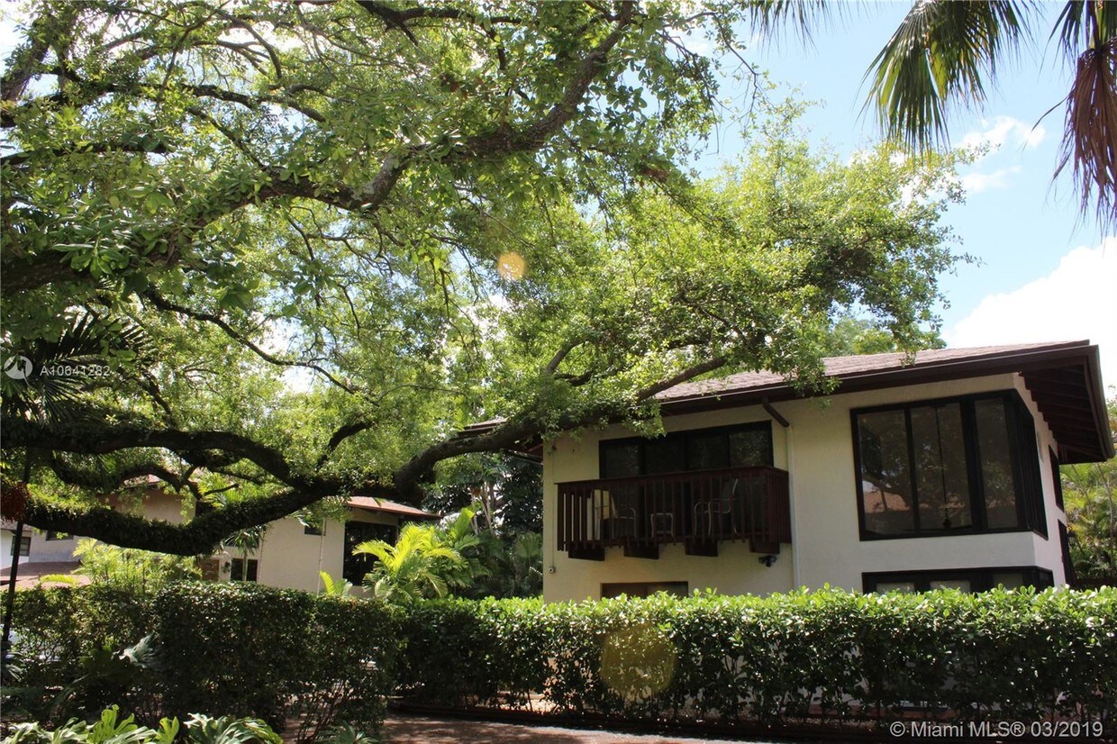 Primary Photo - 6690 SW 54th Ln