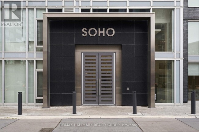 Photo du bâtiment - 111 Champagne Ave S