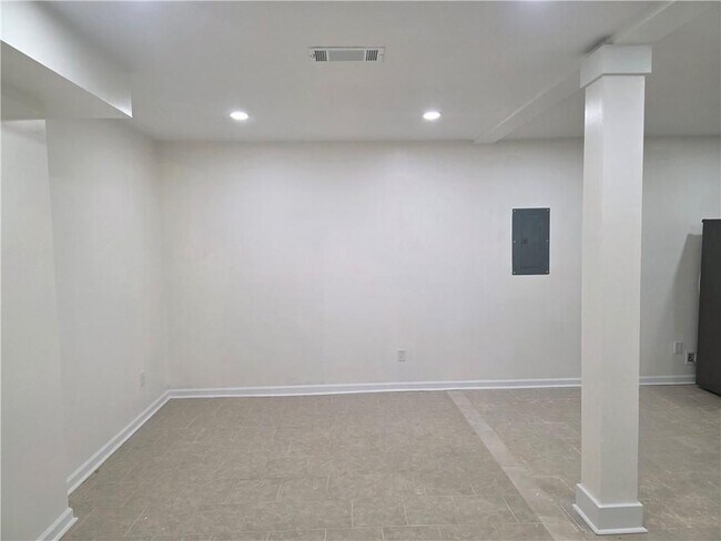 Foto del edificio - 2435 Bouldercliff Way SE