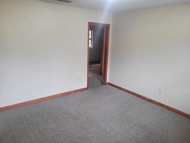 Building Photo - 2907 W Park Dr
