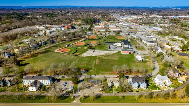 Building Photo - 17 Barnhardt Cir