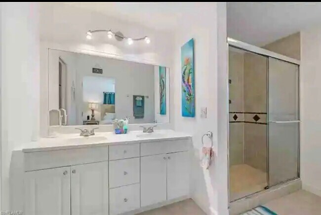 Building Photo - 2635 Poinciana Dr