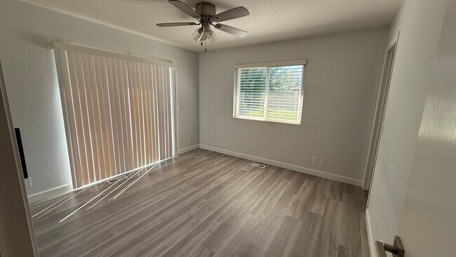 Foto del edificio - 2447 NW 45th St