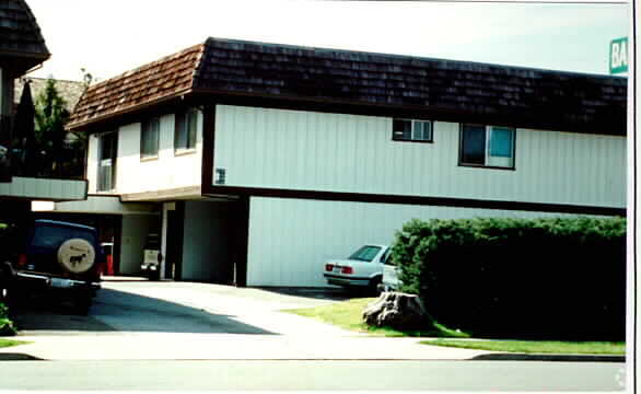 Foto del edificio - 43101-43107 Mayfair Park Ave