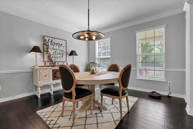Foto del edificio - 7090 Dean Farm Rd