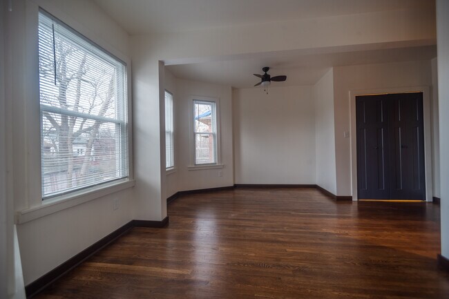 Building Photo - 2045 Calvert St