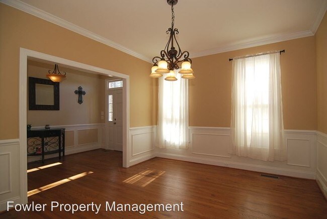 Building Photo - 111 Winding Oak Way