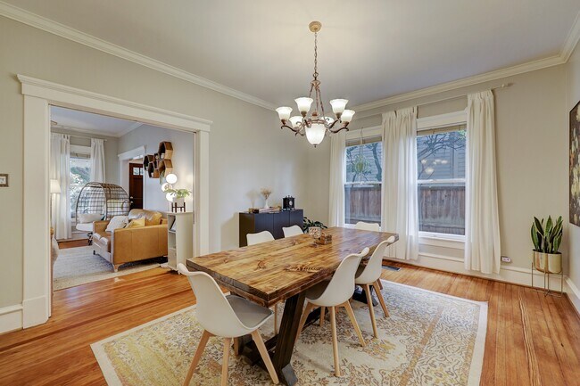 Foto del edificio - 304 Sul Ross St