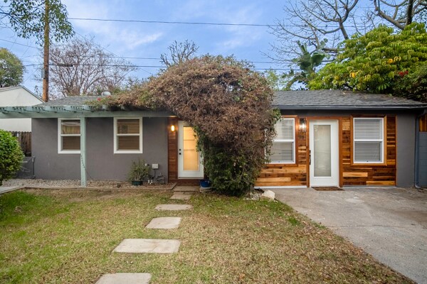 Primary Photo - 14039 Gilmore St