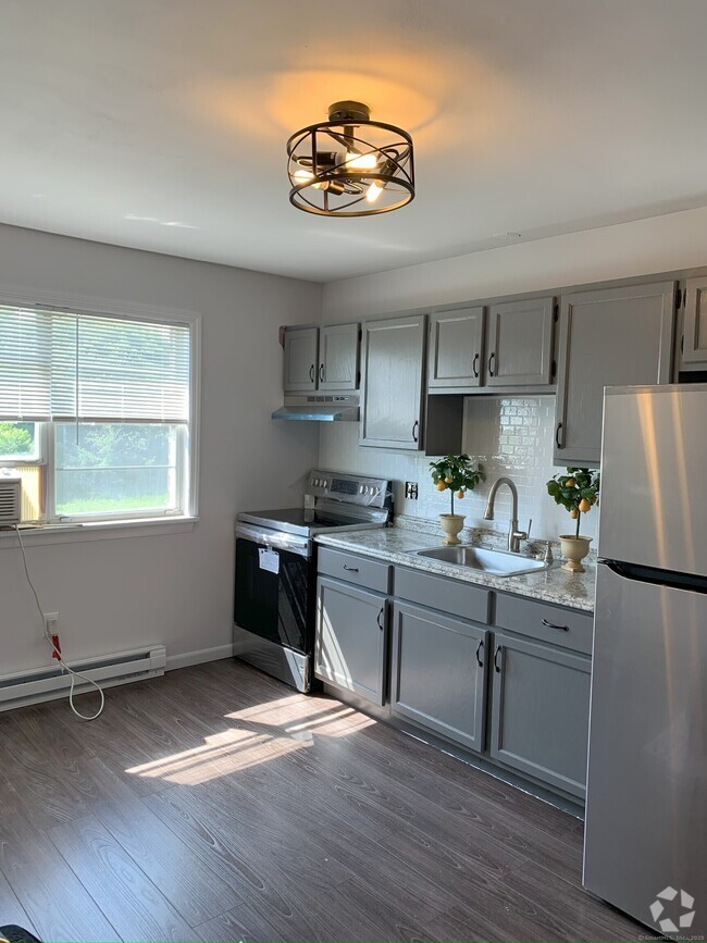 Building Photo - 36 Belair Dr
