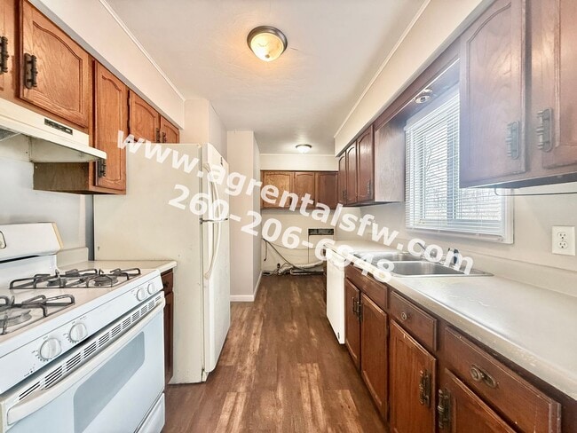 Building Photo - 3 Bedroom house