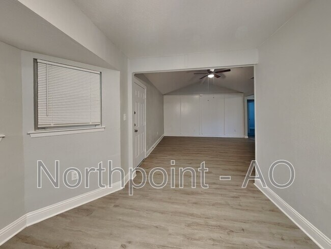 Foto del edificio - 3207 Daniel Dr