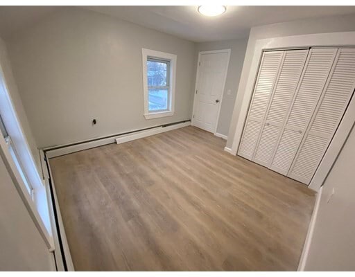 Building Photo - 117 Holten St