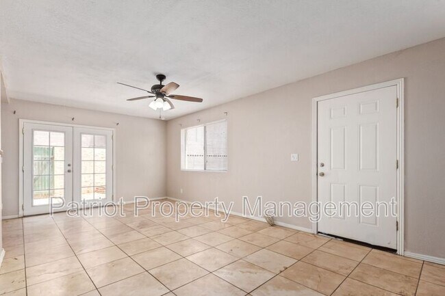 Building Photo - 1500 W Rio Salado Pkwy
