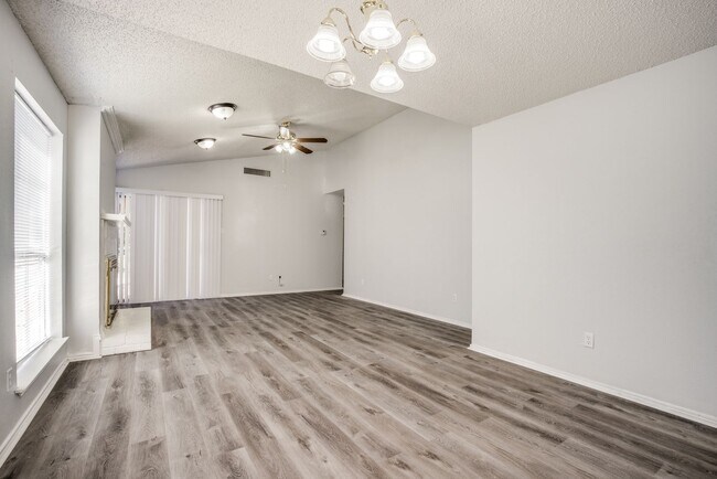 Foto del edificio - Beautifully Updated 3-Bedroom Brick Home w...