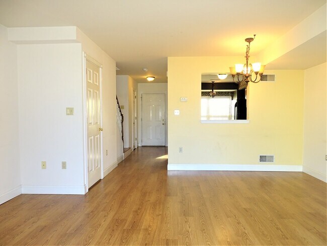Foto del edificio - 153 Melrose Ln