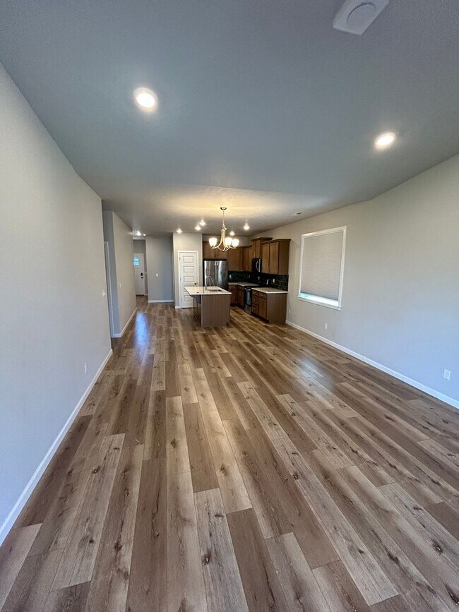 Foto del edificio - Beautiful 4 Bedroom, 2 Bath Home in Carlton