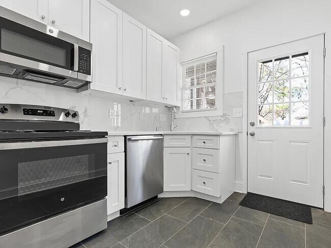 Foto del edificio - 2112 Crescent Ave