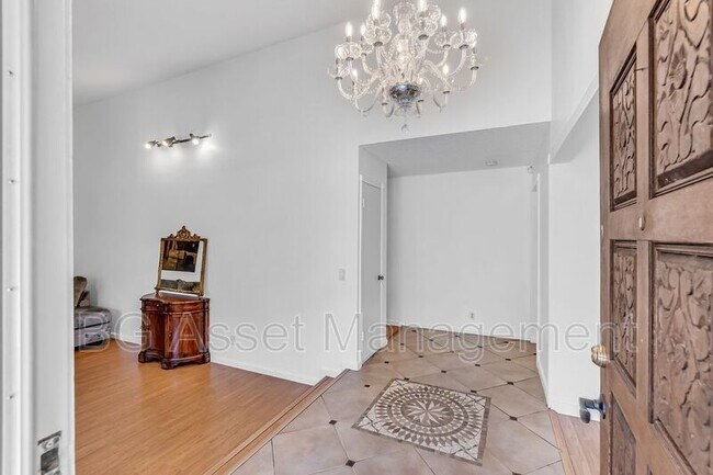 Building Photo - 2671 Simas Ave
