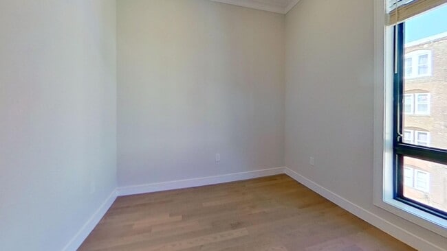 Building Photo - Modern 2 Bed / 2 Bath in Allston – W/D in Unit – 845 Sq Ft – 9/1