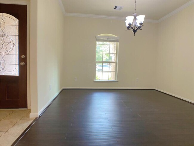 Building Photo - 27519 Gracefield Ln