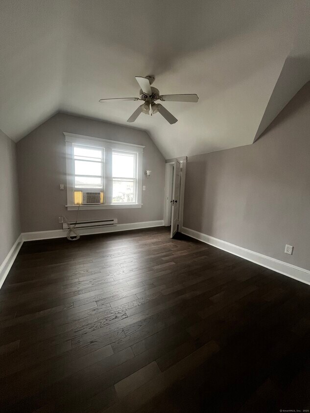 Foto principal - 448 Exeter St