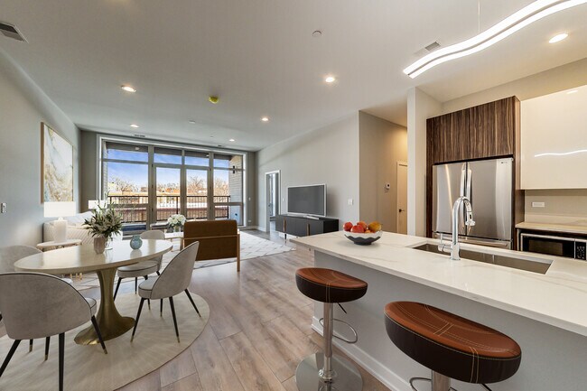 Foto del edificio - 8030 Keating Ave
