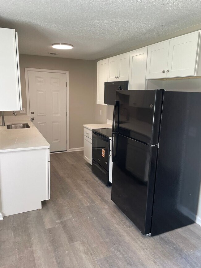 Foto del edificio - 1008 Claremont Ave NE