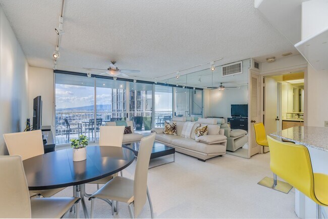 Foto del edificio - Furnished 1 Bed 1 Bath 1 Parking at Honolulu Park Place