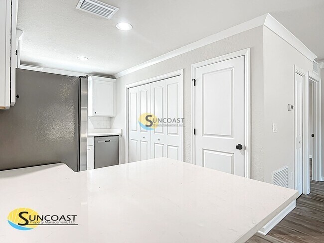 Building Photo - 163 Midway Rd