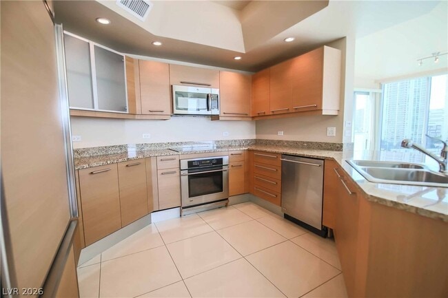 Building Photo - 322 Karen Ave