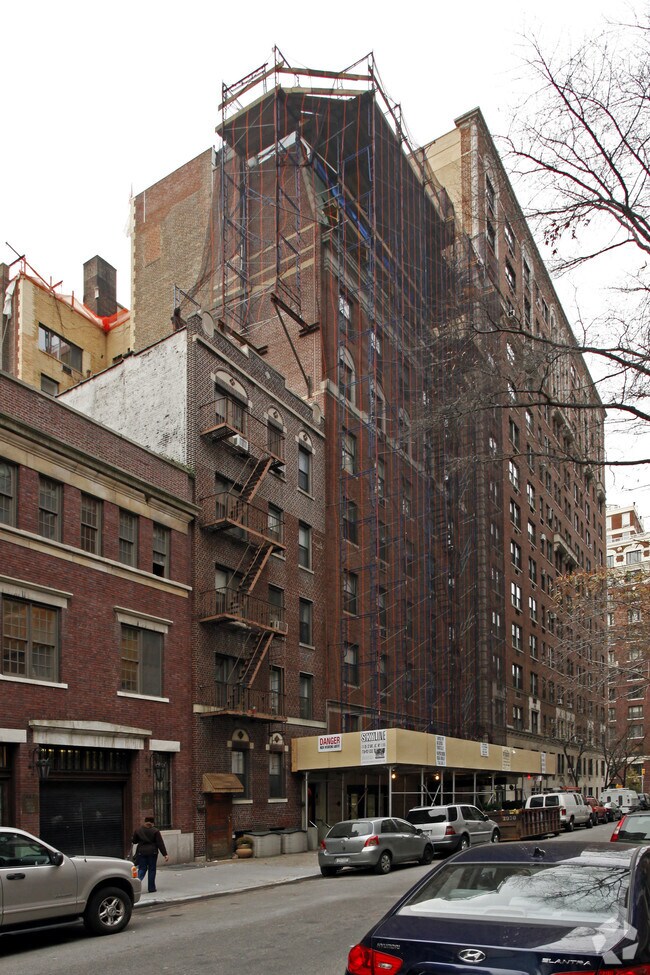 Foto principal - 112 E 83rd St