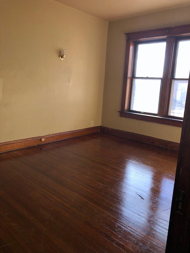 Building Photo - 1122 Isadore St