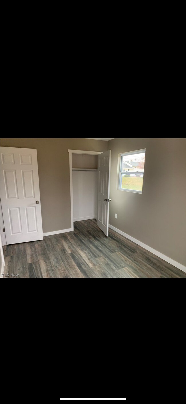 Foto del edificio - 3295 Fairway Ln