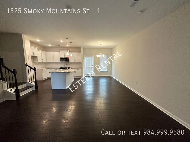 Foto del edificio - 1525 Smoky Mountains St