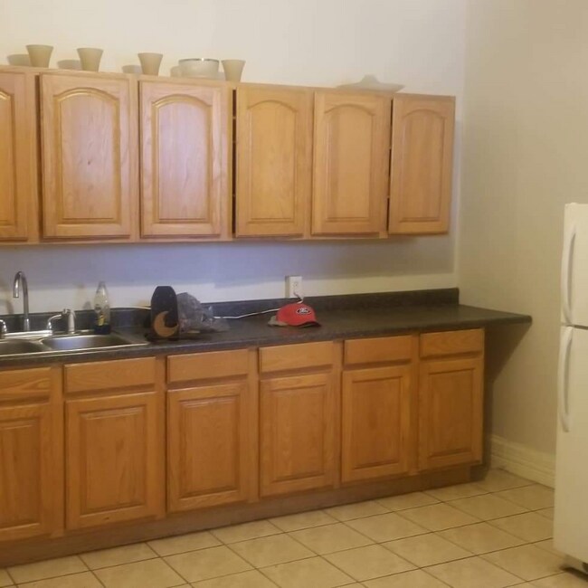 Foto del edificio - 337 E 7th St