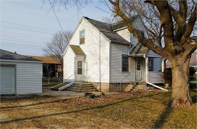 Foto principal - 8900 W Plainfield Ave